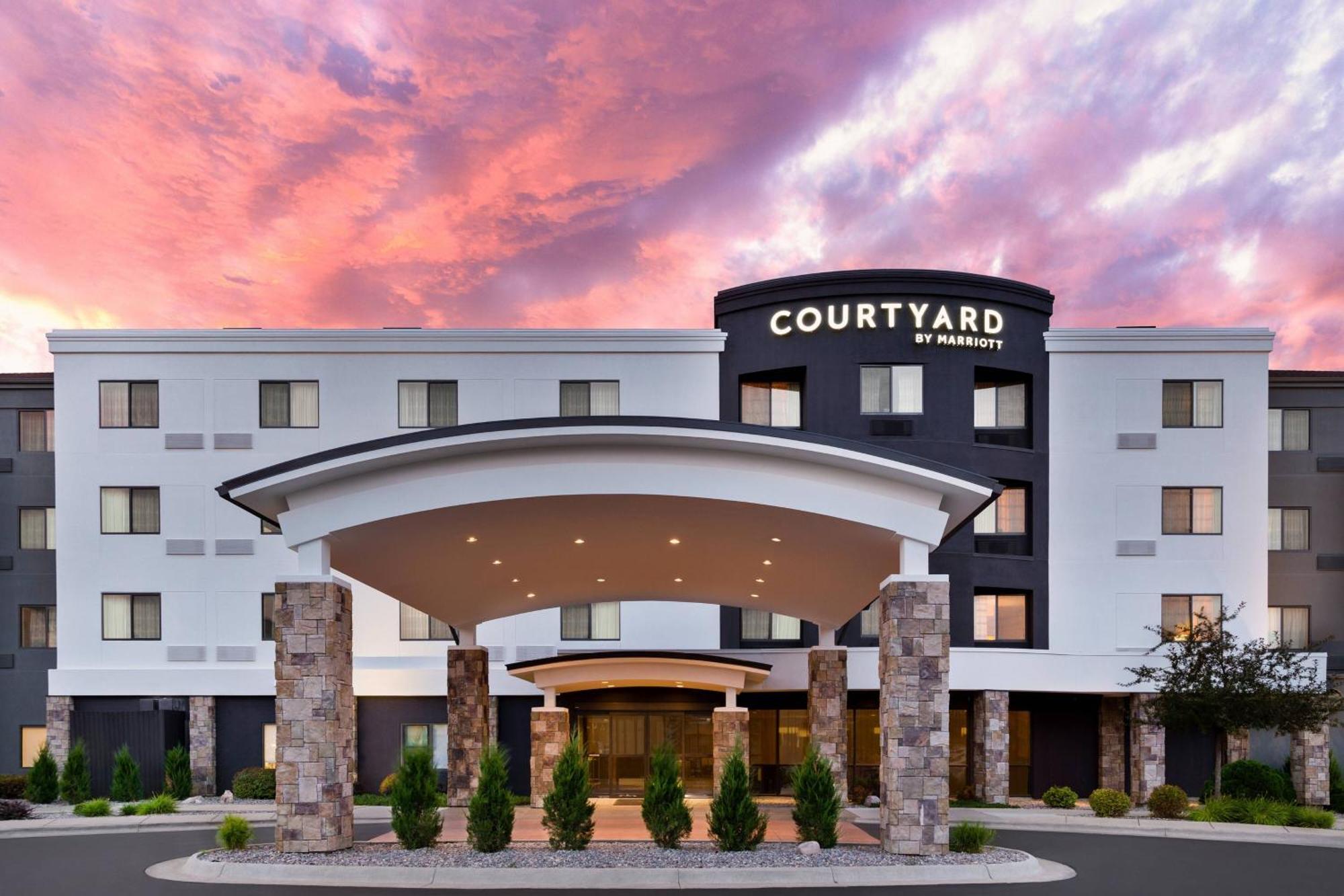 Courtyard Missoula Hotel Bagian luar foto